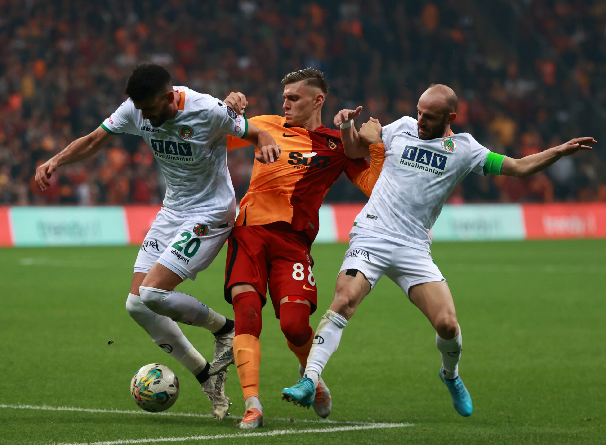 Galatasaray vs Alanyaspor (22:59 – 25/11) | Xem lại trận đấu